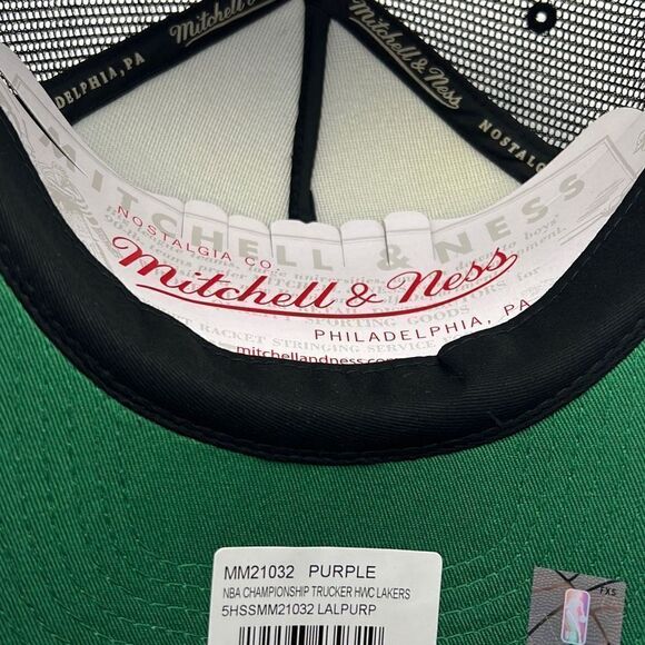 Mitchell & Ness Lakers NBA Finals Champions Classics Trucker Snapback Hat- NWT - Picture 4 of 7